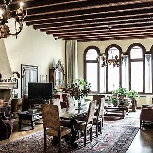 Apartment Palazzo Altinate - Note Di Piano